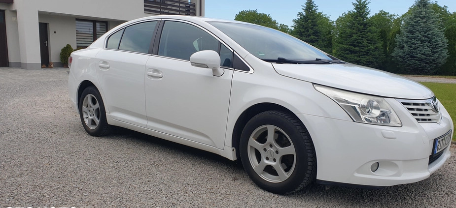 Toyota Avensis cena 25900 przebieg: 238000, rok produkcji 2009 z Sandomierz małe 529